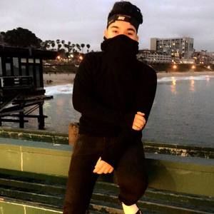 Meet your Posher, Roberto